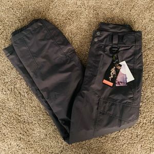 Women’s Snow pants. NWT